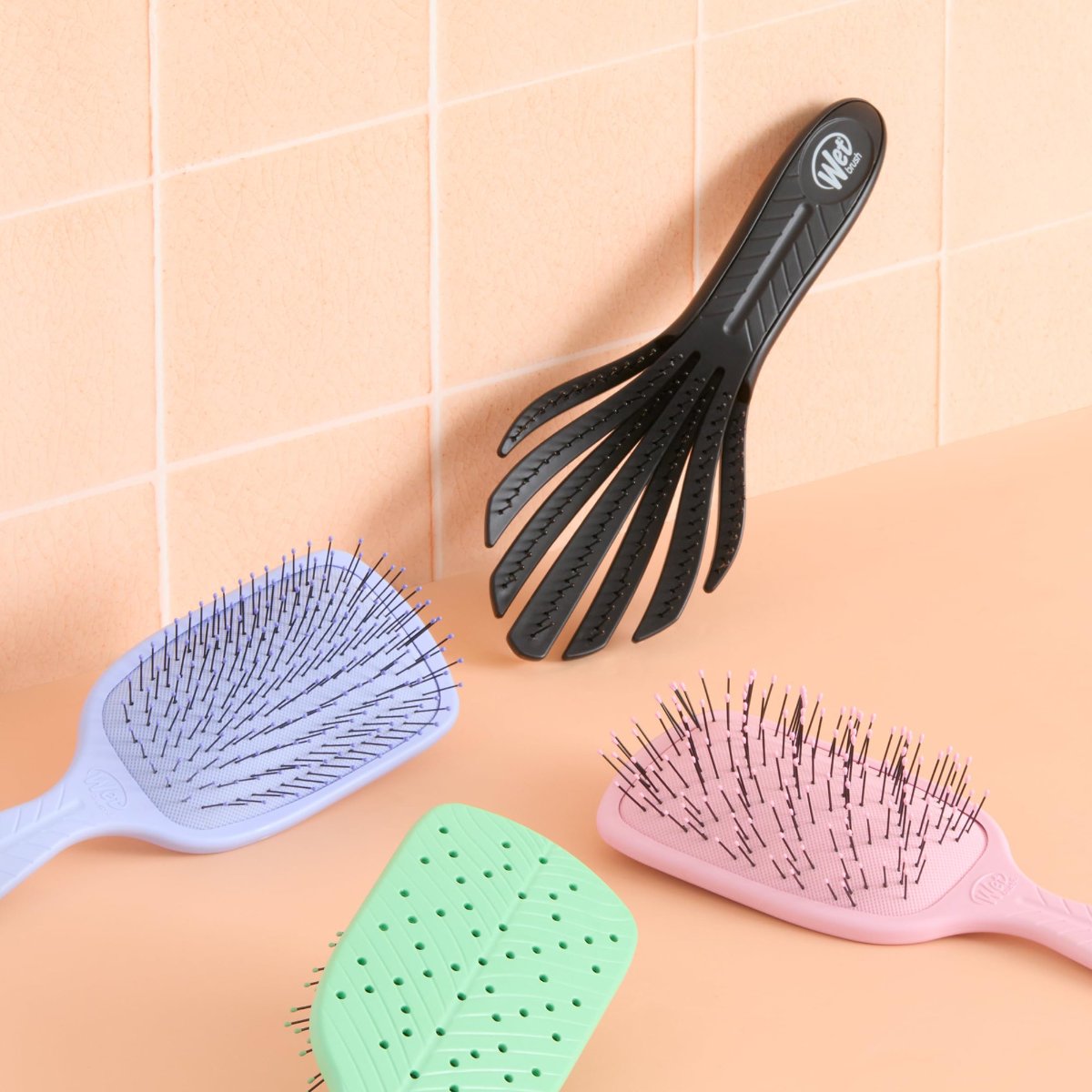 WetBrush — Wet Go Green Curl Detangler Black